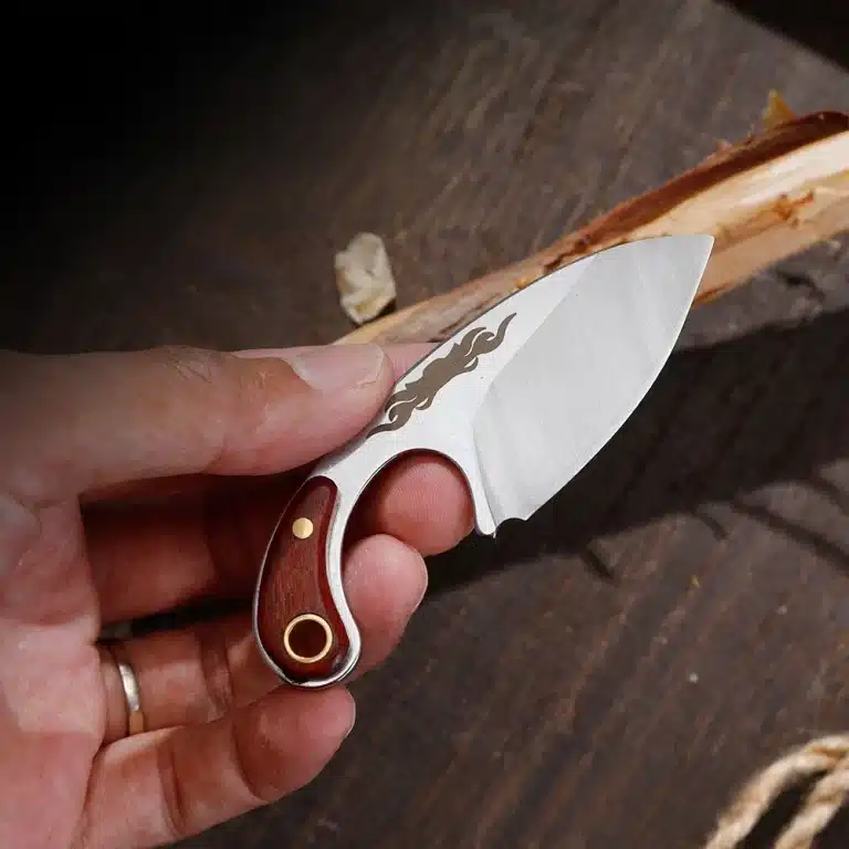petit couteau à manche courbe 4